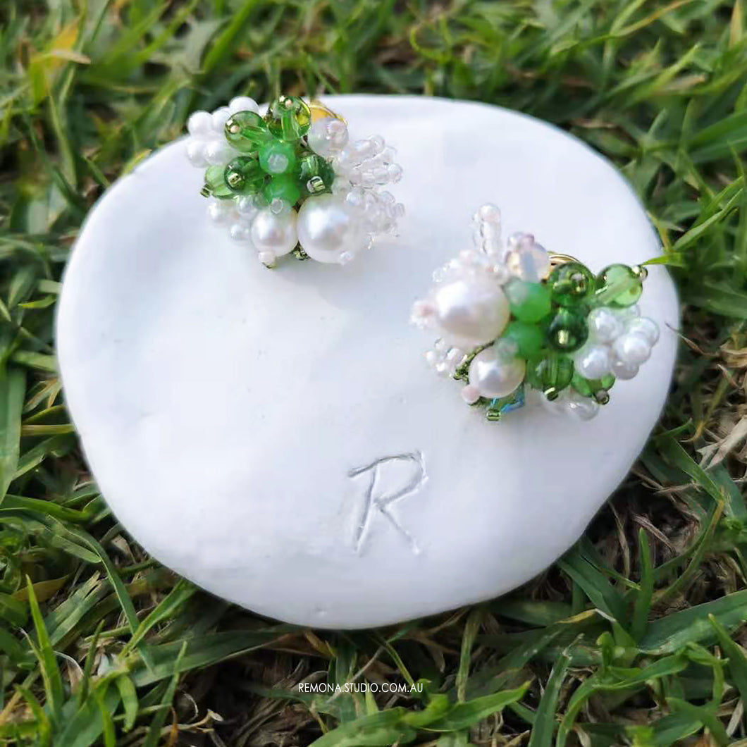 Mini garden earring studs - LOVE GREEN