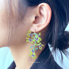 Load image into Gallery viewer, Green Orchid Flowers - Beaded Earring
