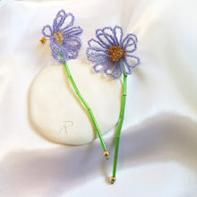 Load image into Gallery viewer, Purple Daisy earrings with 925 studs
