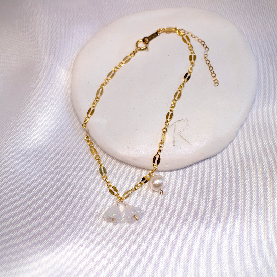 White twin flowers pearl 14k Gold filled chain