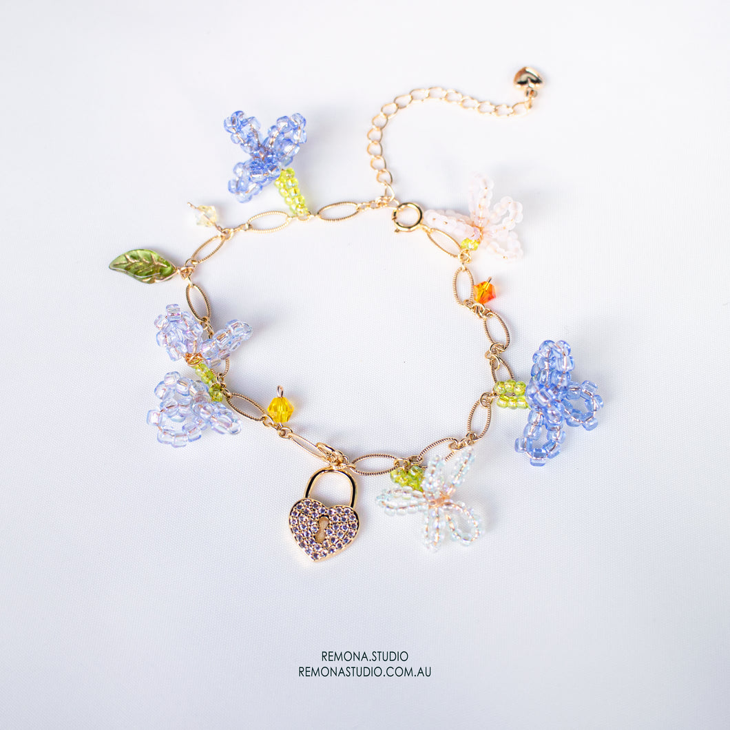 The Secret Garden - Blue white flowers - 14k Gold filled Bracelet
