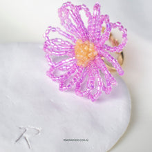 Load image into Gallery viewer, Pink Daisy flower ring
