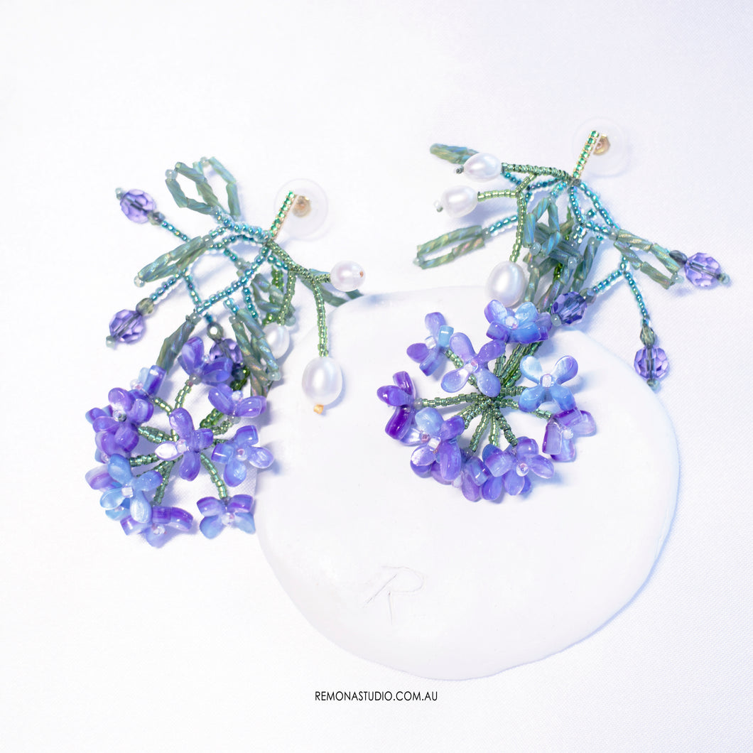 Queen's purple flowers - beaded flower earring with silver studs