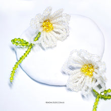 Load image into Gallery viewer, White Daisy beaded flower earring studs
