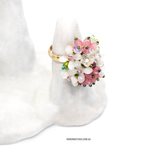 Load image into Gallery viewer, Mini garden white and pink flowers - Gold-plated open ring
