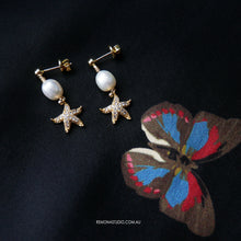 Load image into Gallery viewer, Pearl with starfish earring studs
